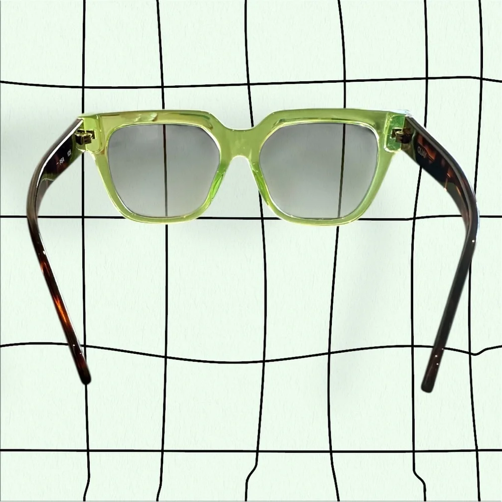 Quay Two-tone Wayfairer-Style Sunnies - Picture 4 of 7